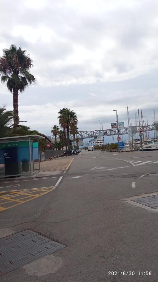 Encantador Barco En Barcelona Sant Adrià de Besòs Exterior foto